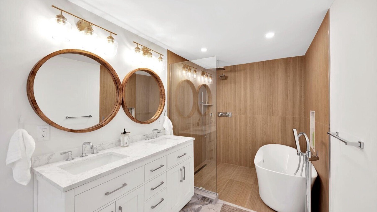Photo of Bathroom in West Barnstable
