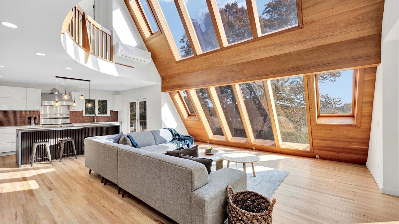Photo of Livingroom in West Barnstable