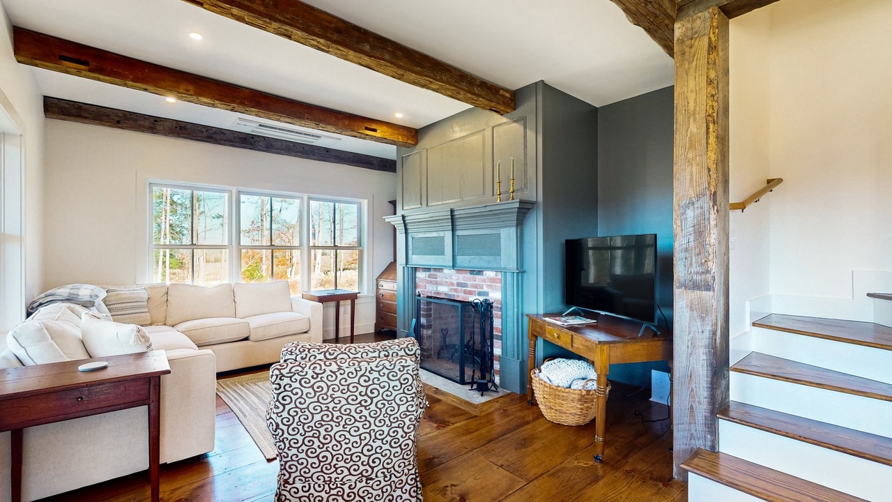 Photo of Livingroom in South Londonderry