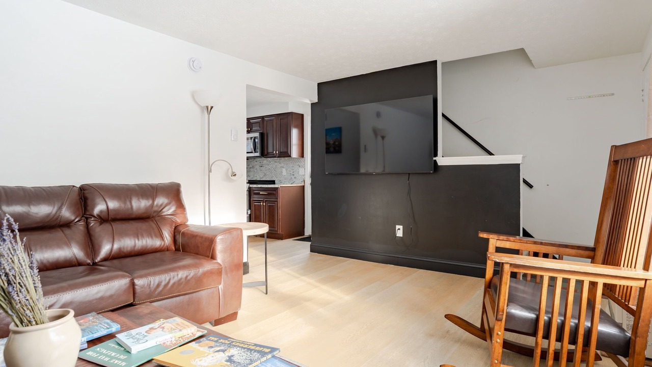 Photo of Livingroom in East Deering