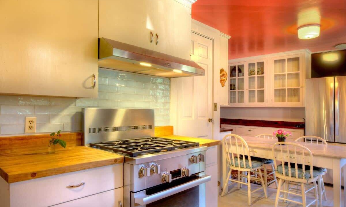 Photo of Kitchen in Ocean Drive