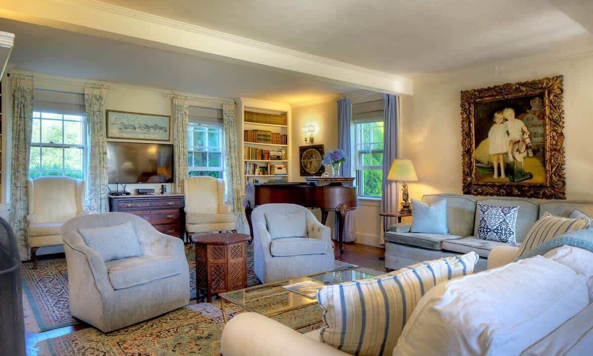 Photo of Livingroom in Ocean Drive