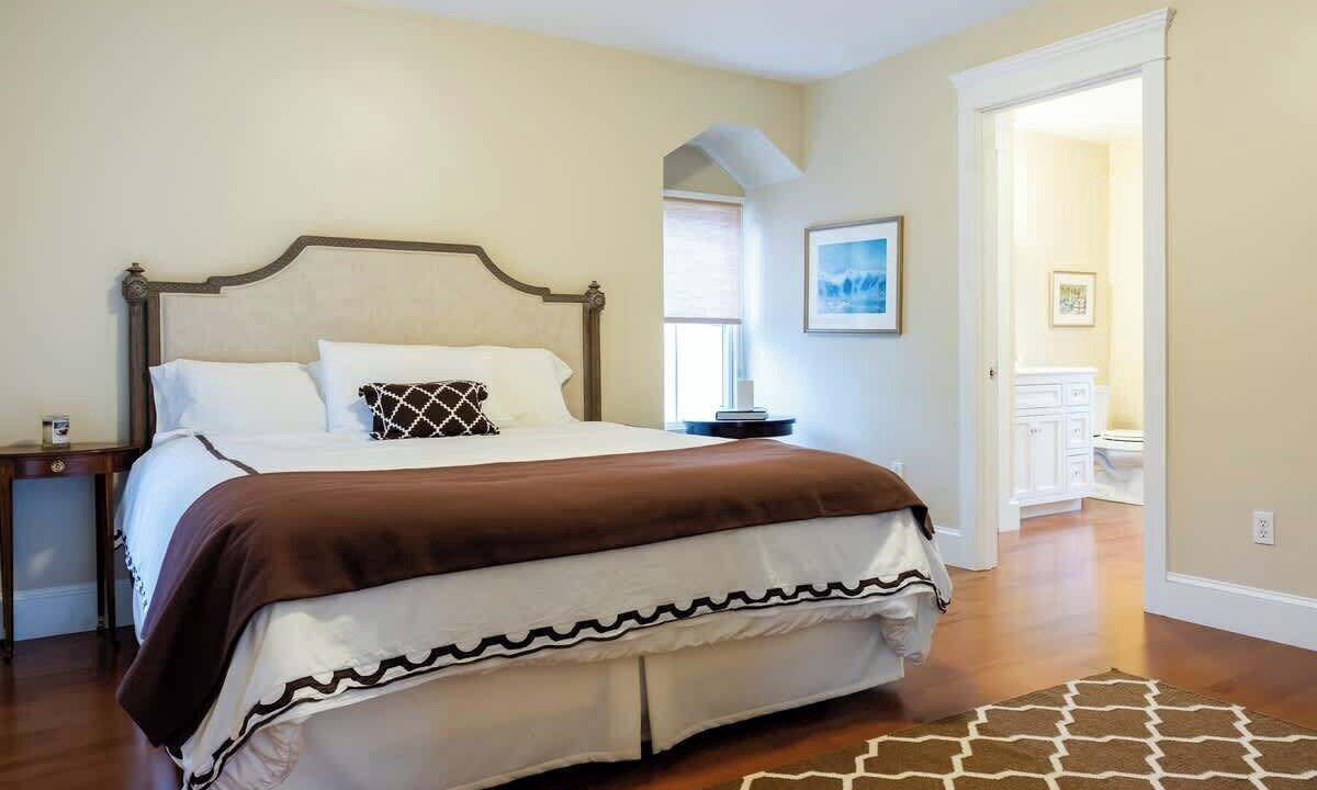 Photo of Bedroom in Bellevue Avenue Historic District