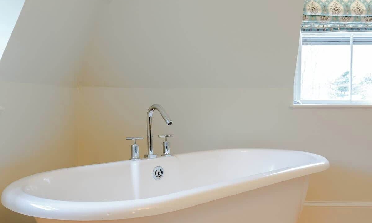 Photo of Bathroom in Bellevue Avenue Historic District