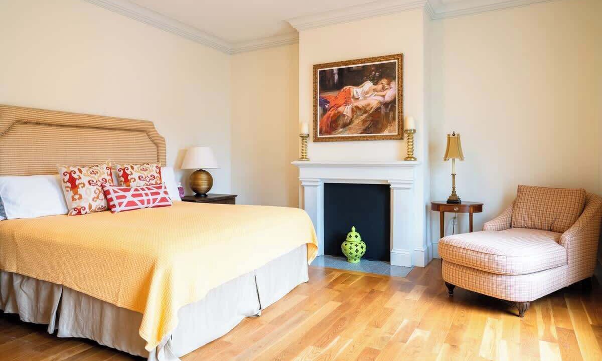 Photo of Bedroom in Bellevue Avenue Historic District