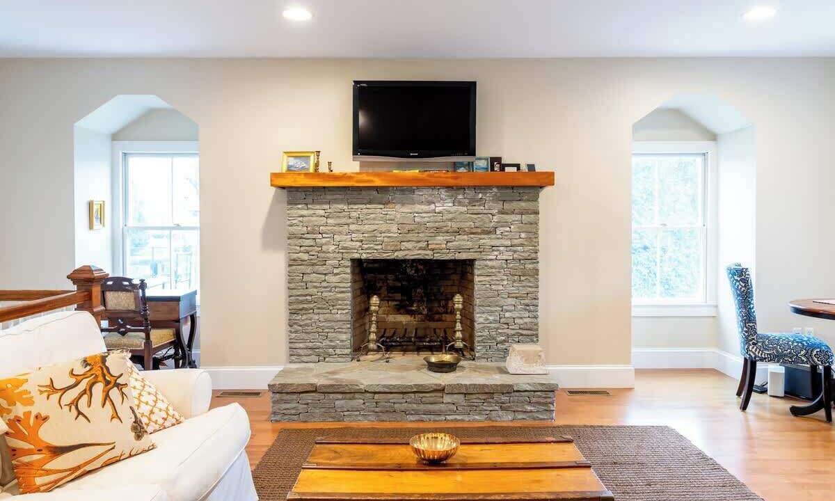 Photo of Livingroom in Bellevue Avenue Historic District