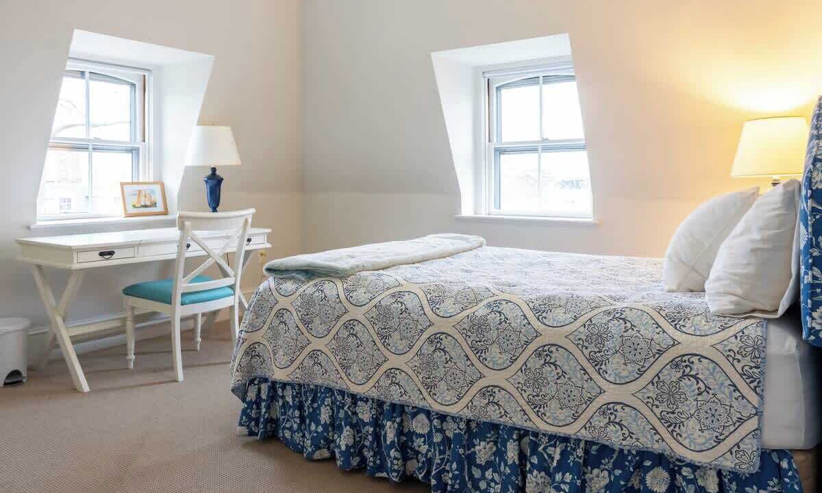 Photo of Bedroom in Bellevue Avenue Historic District
