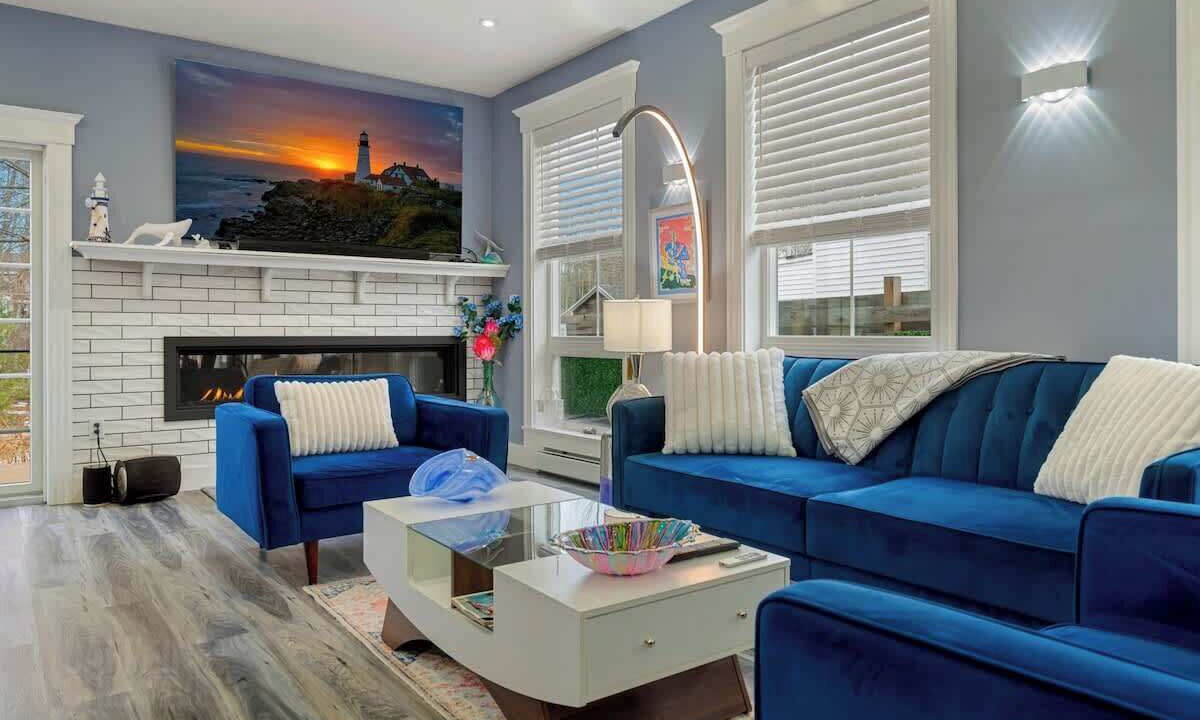 Photo of Livingroom in North Deering