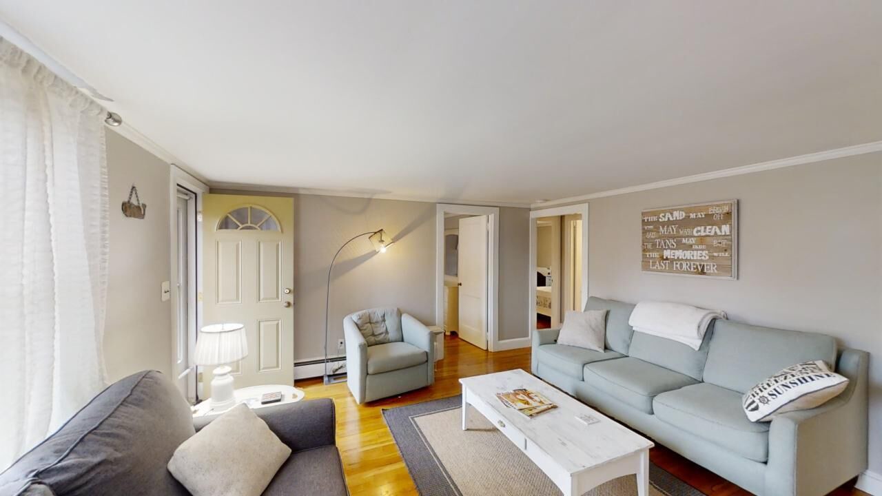 Photo of Livingroom in West Yarmouth