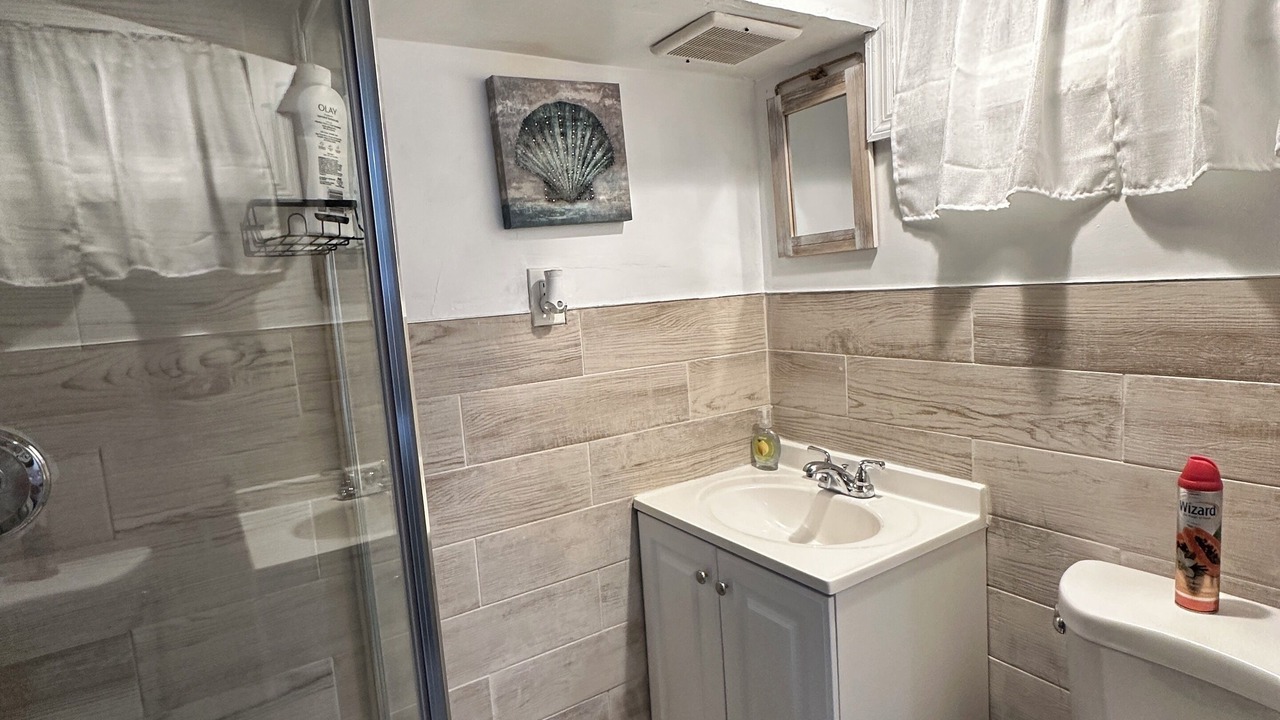Photo of Bathroom in Uniondale