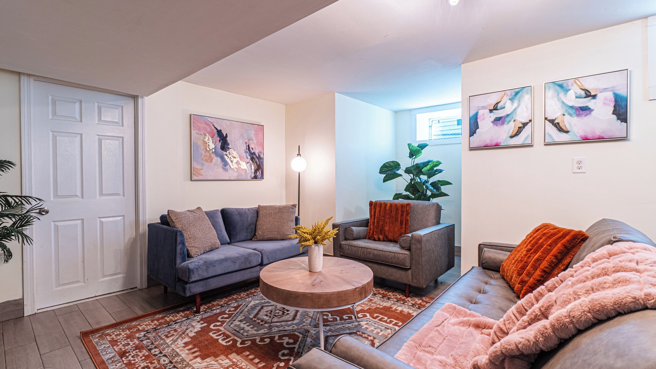 Photo of Livingroom in Ashmont