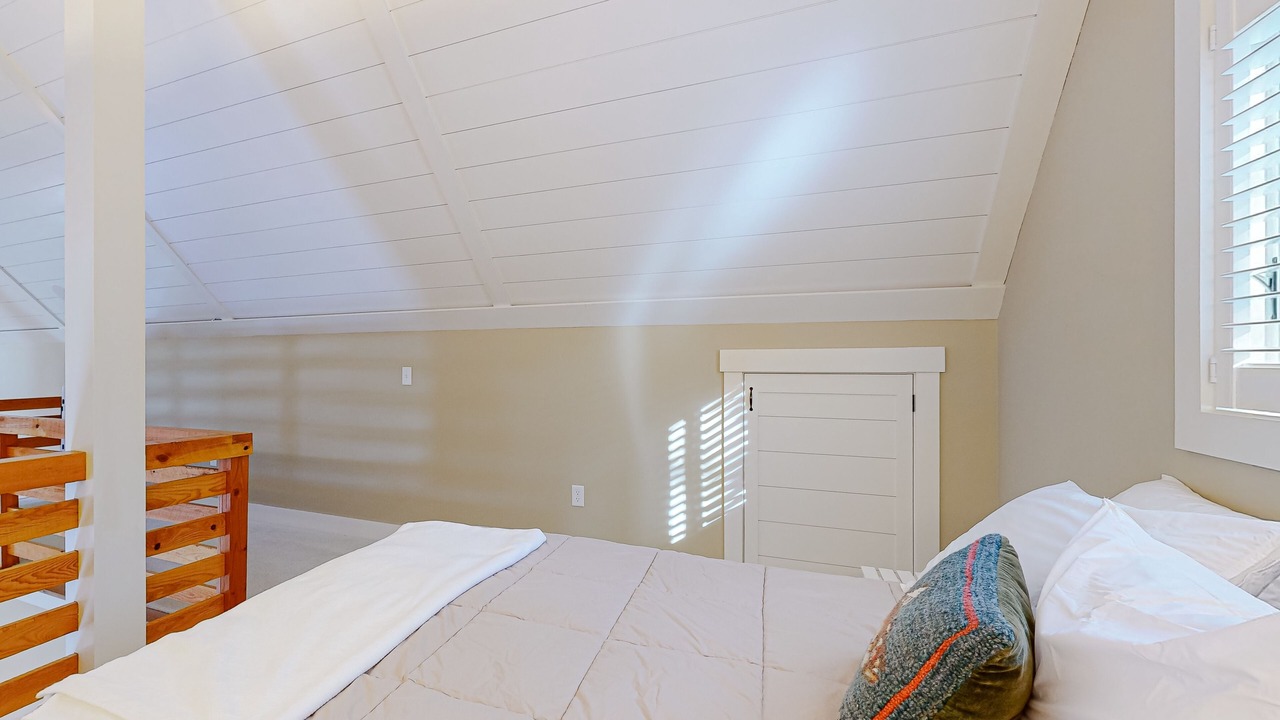 Photo of Bedroom in Moultonborough