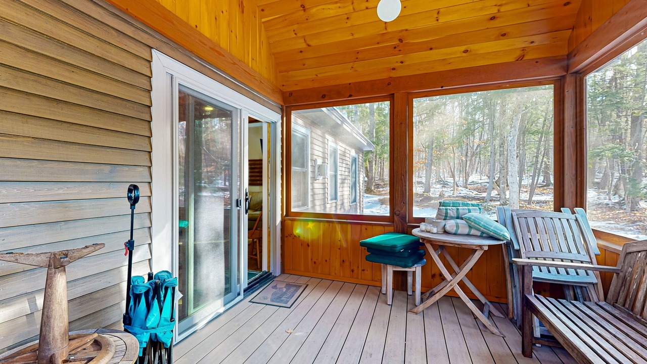 Photo of Patio Balcony in Moultonborough