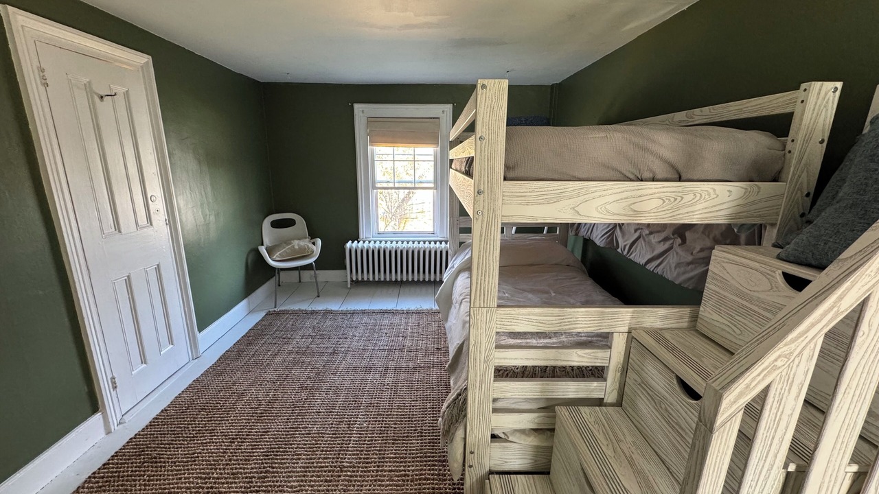 Photo of Bedroom in Canaan