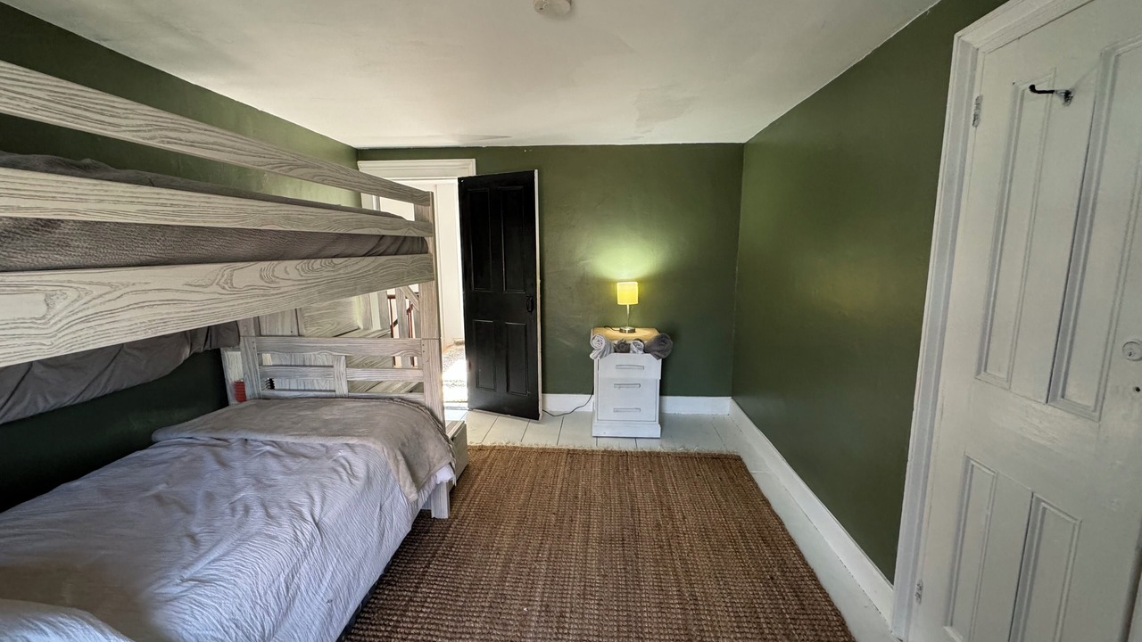 Photo of Bedroom in Canaan