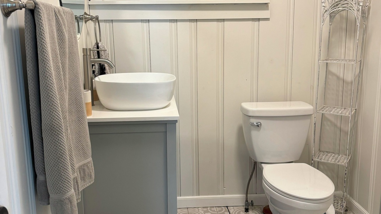Photo of Bathroom in Livonia Center