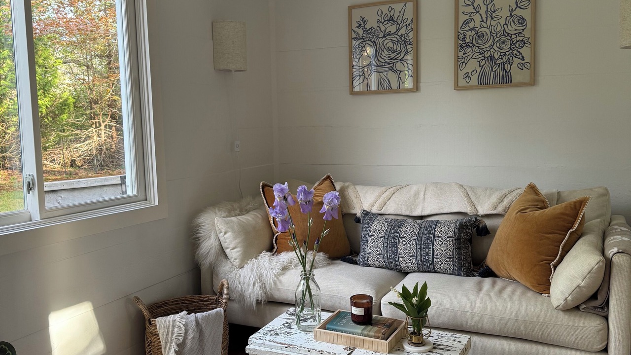 Photo of Livingroom in West Tisbury