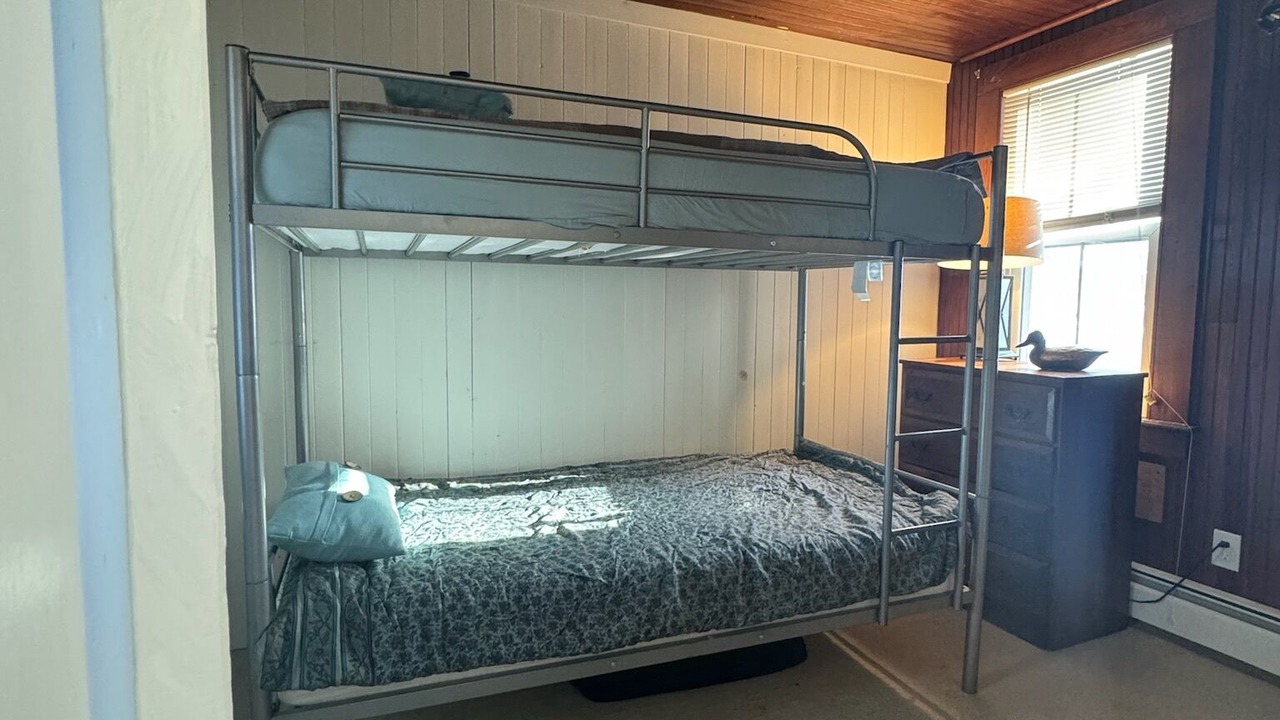 Photo of Bedroom in Alton