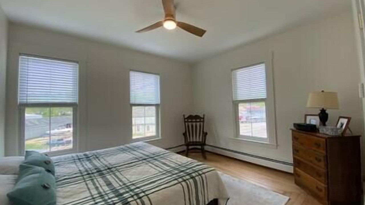 Photo of Bedroom in Alton