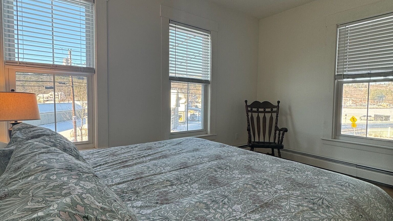 Photo of Bedroom in Alton