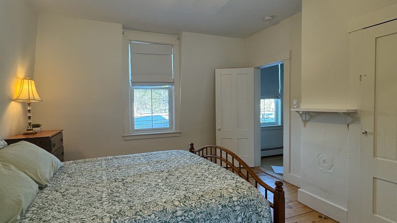 Photo of Bedroom in Alton