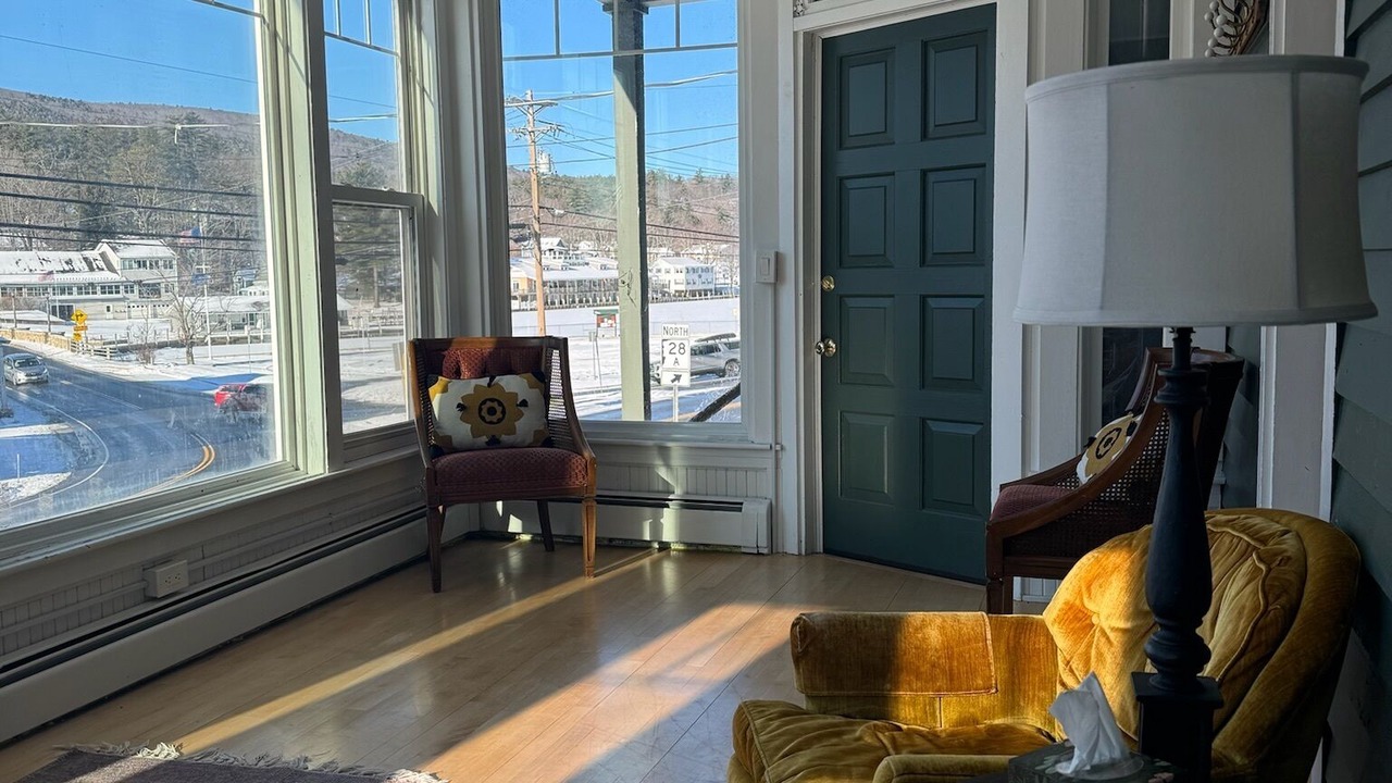 Photo of Livingroom in Alton