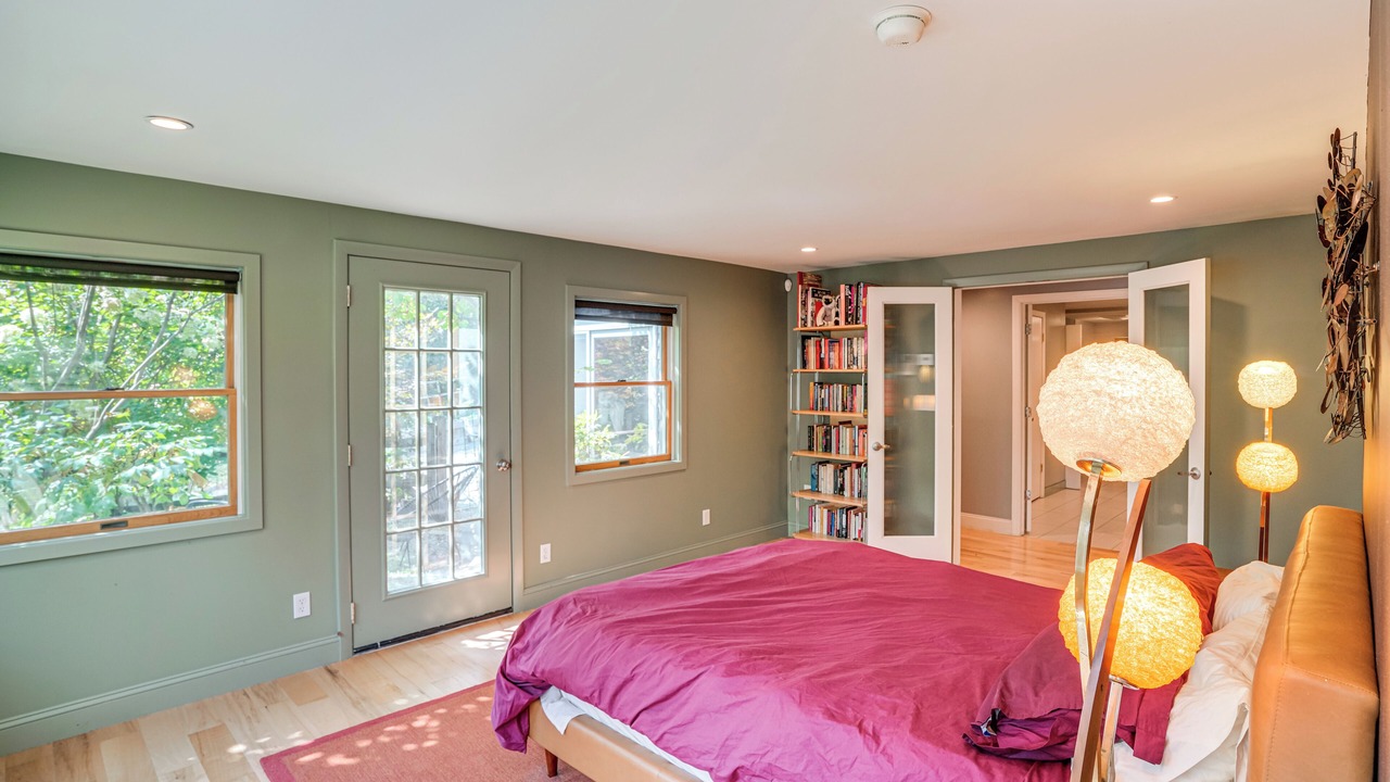 Photo of Bedroom in Hollowville