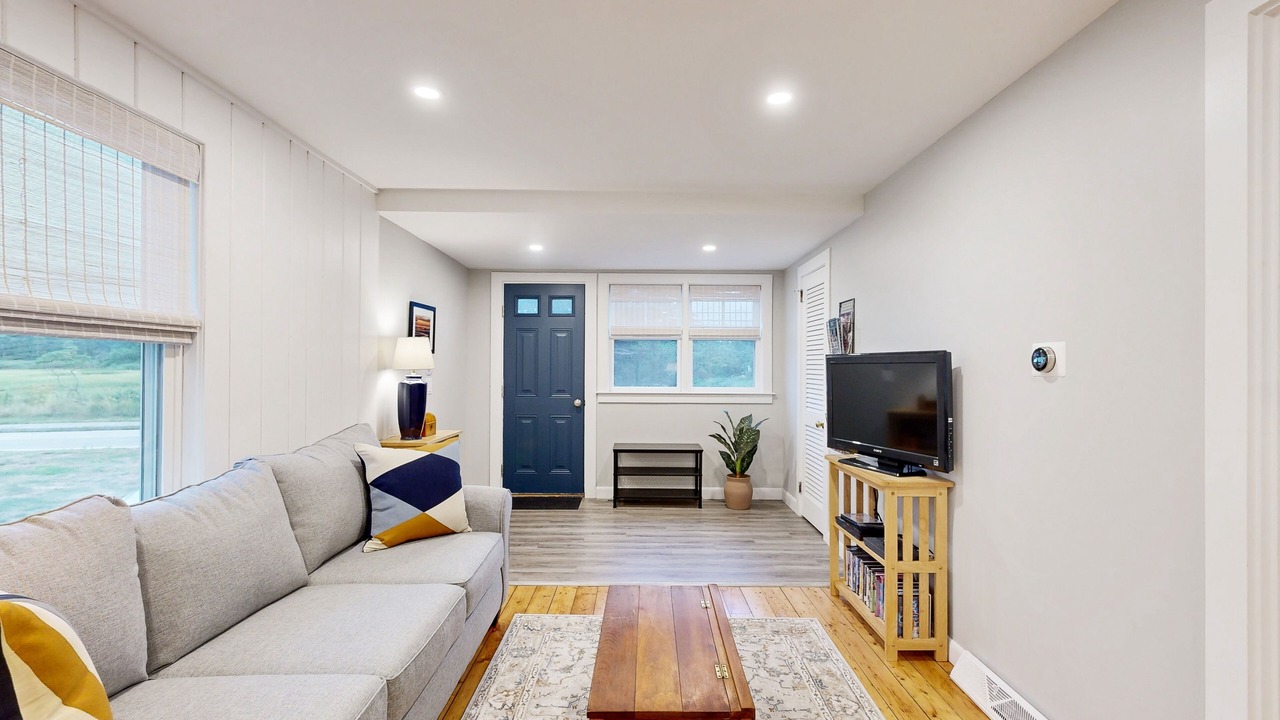 Photo of Livingroom in Barnstable