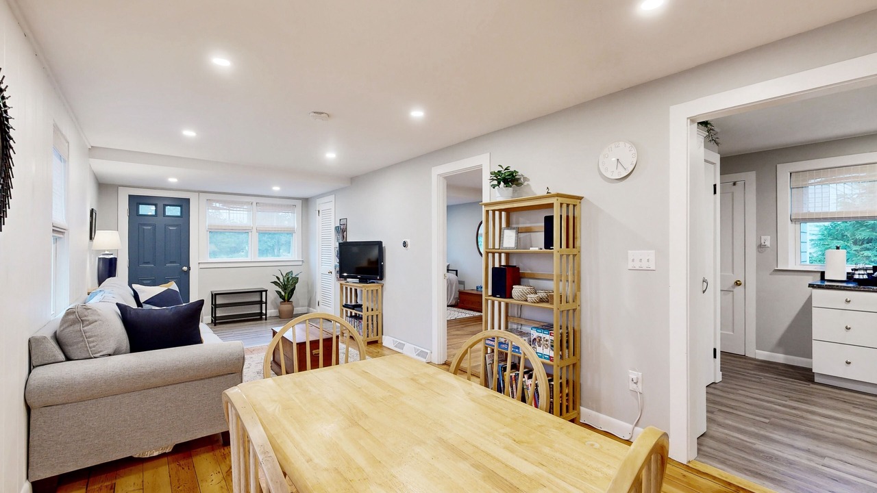 Photo of Livingroom in Barnstable