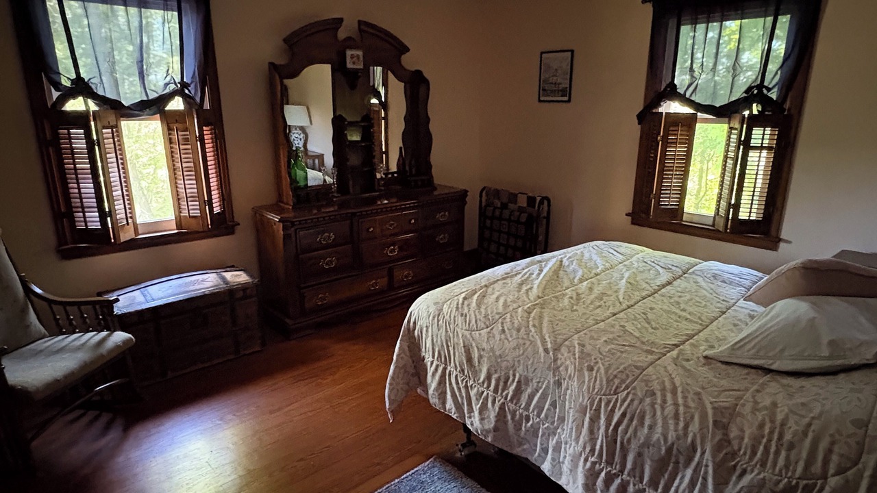 Photo of Bedroom in Town of Scriba