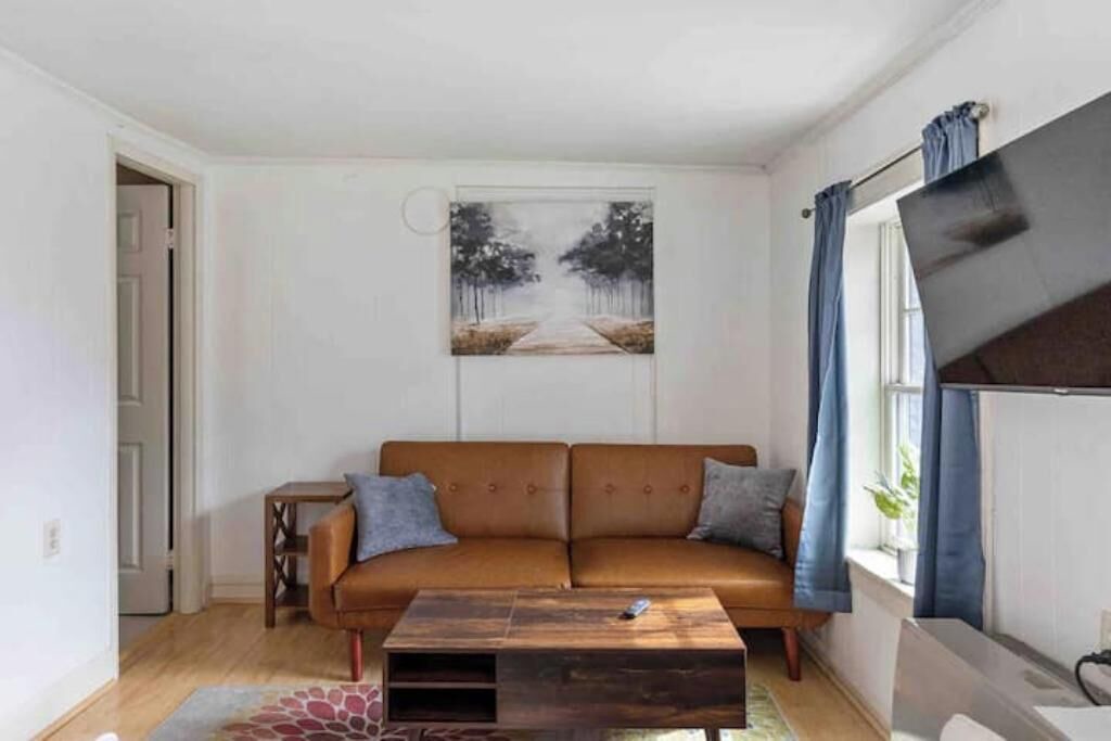 Photo of Livingroom in Old North End