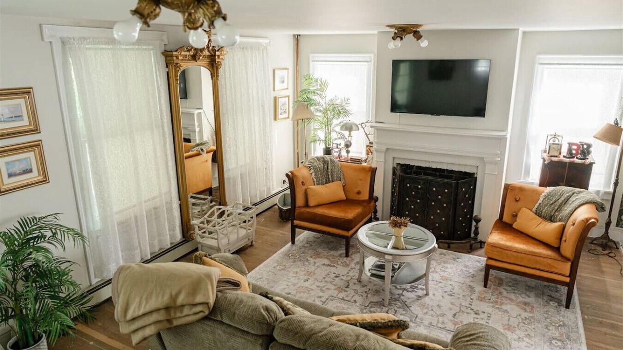 Photo of Livingroom in Stony Brook