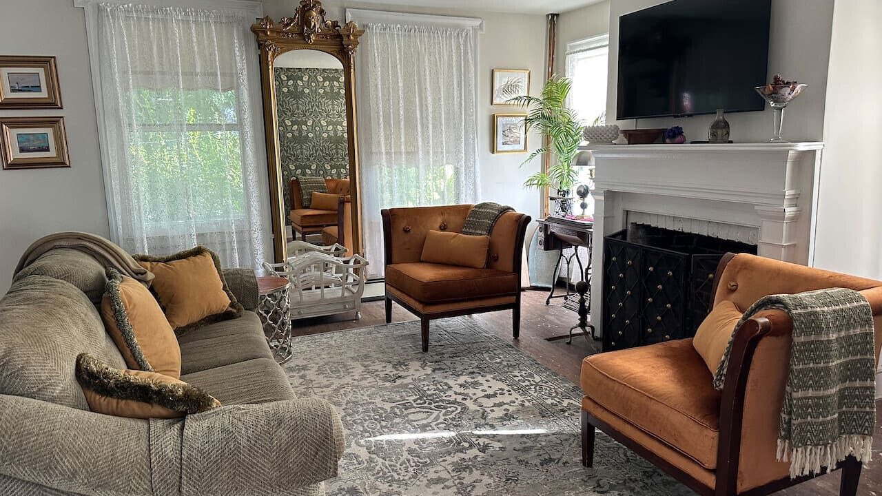 Photo of Livingroom in Stony Brook