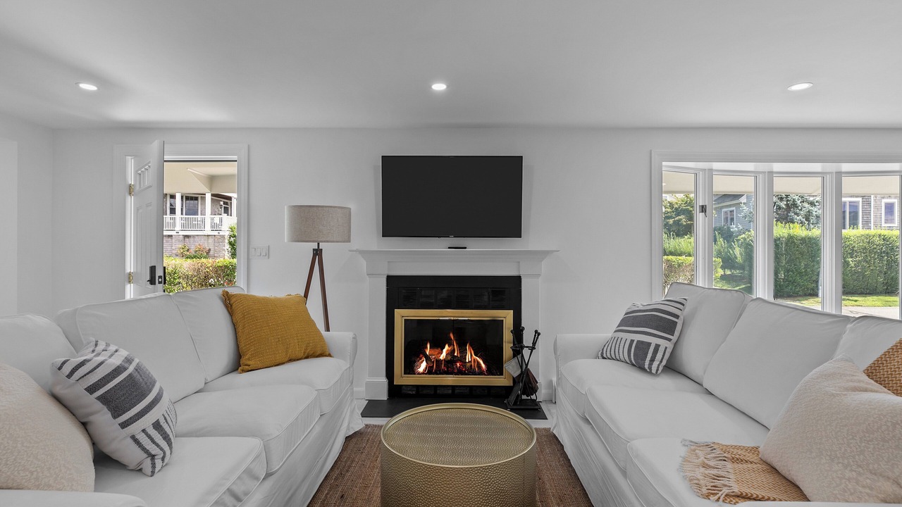 Photo of Livingroom in Easton's Point