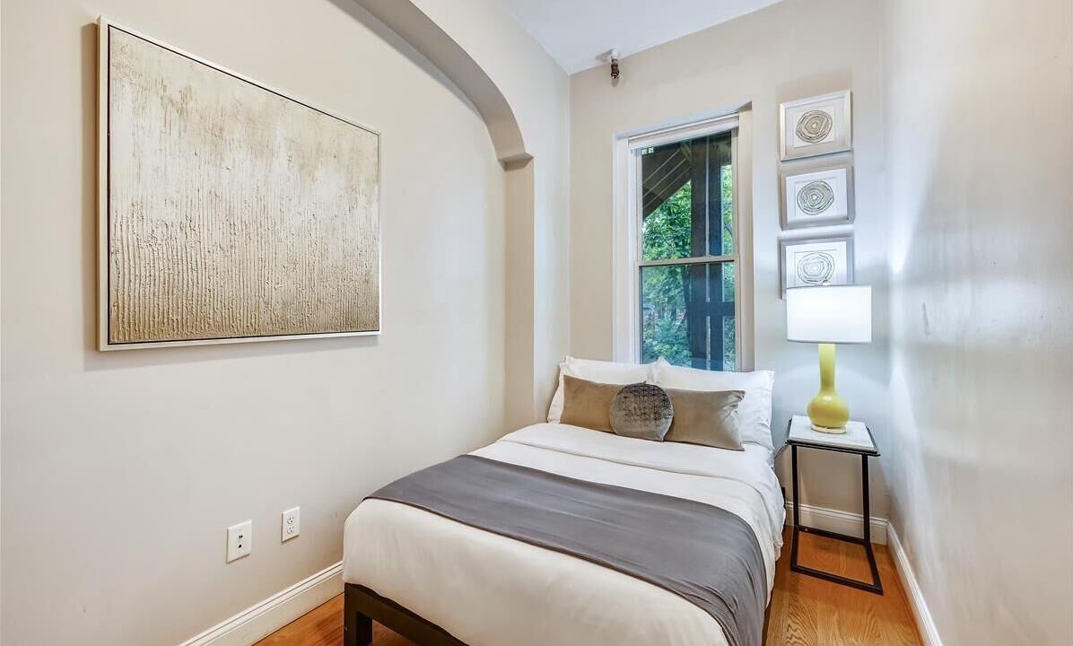 Photo of Bedroom in Highland Park