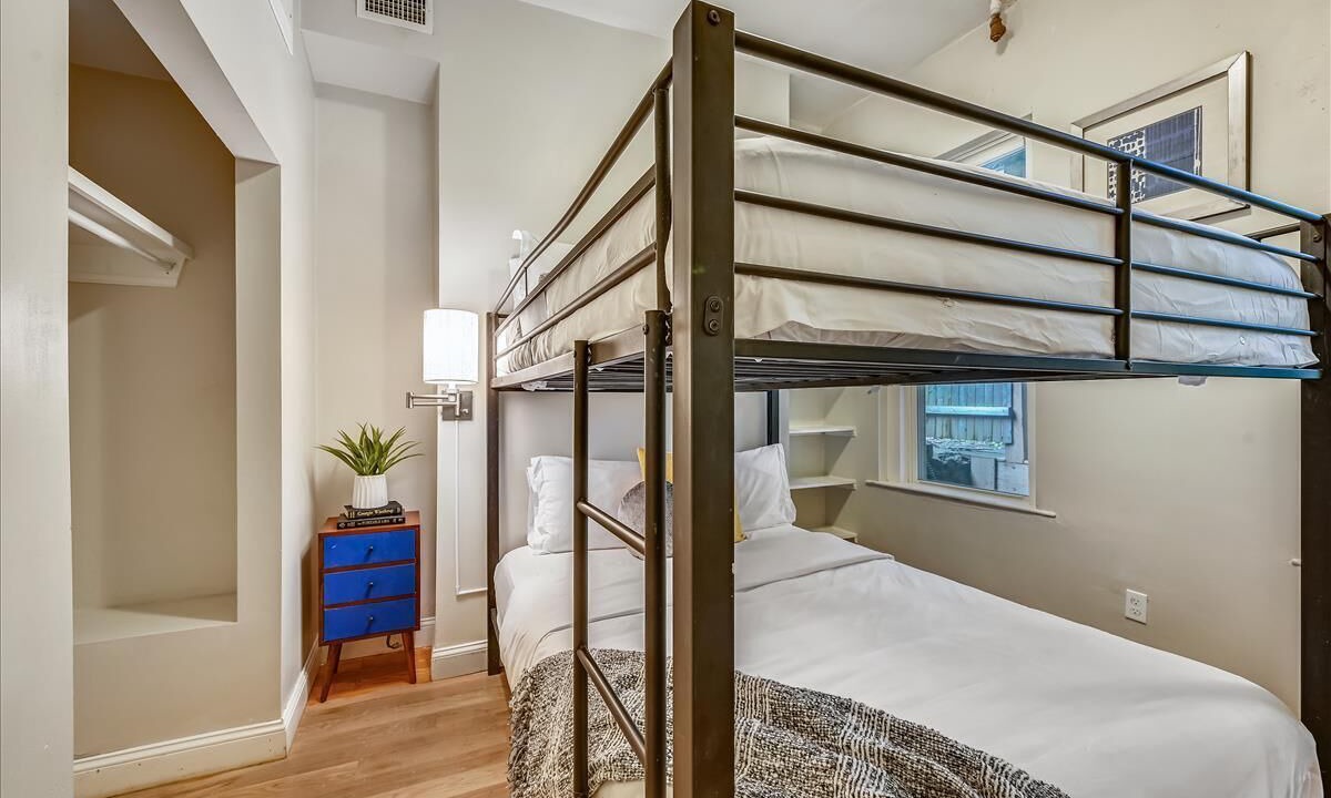 Photo of Bedroom in Highland Park