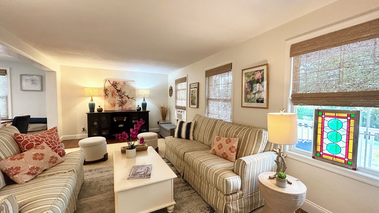 Photo of Livingroom in Westerly