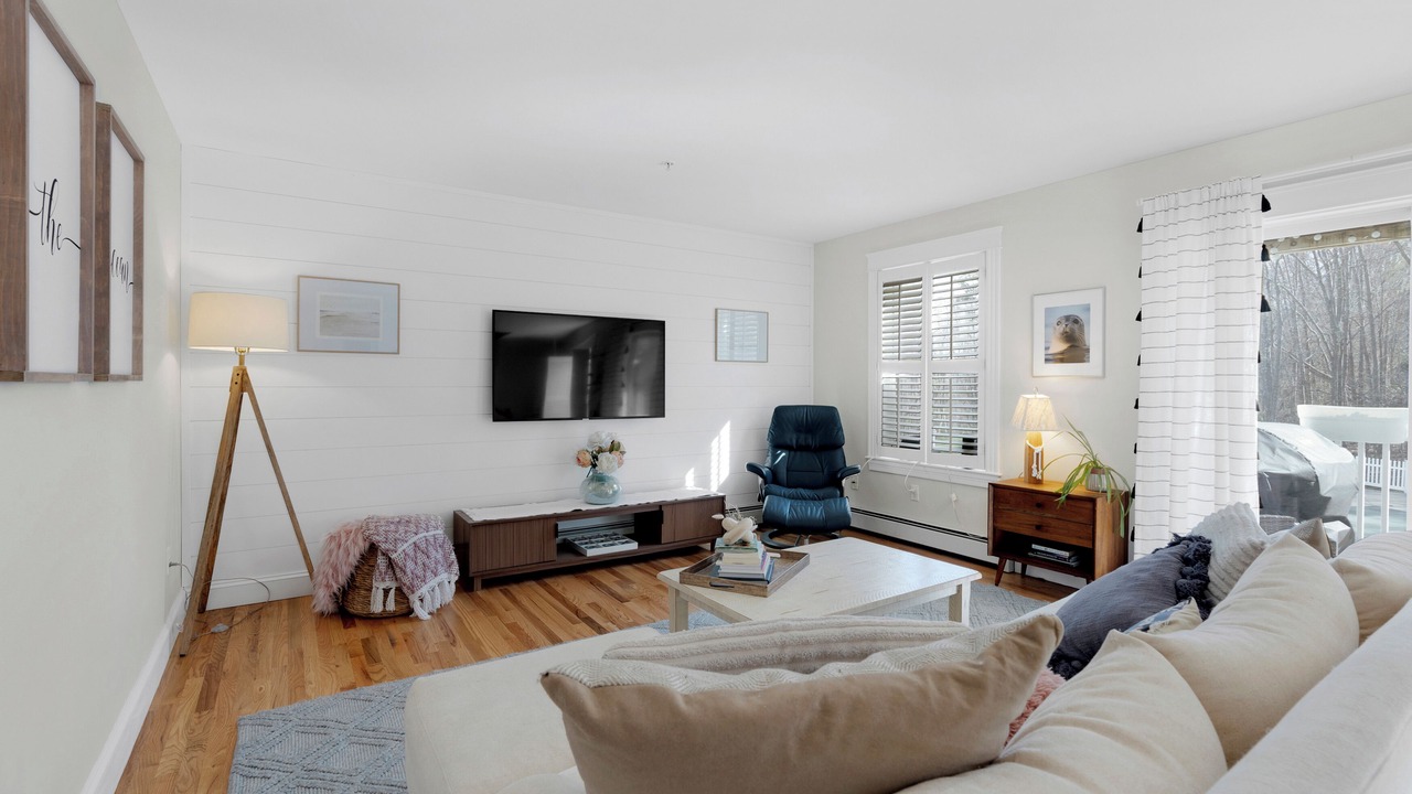 Photo of Livingroom in Old Orchard Beach