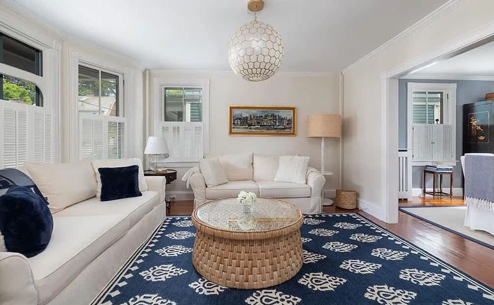Photo of Livingroom in The Point