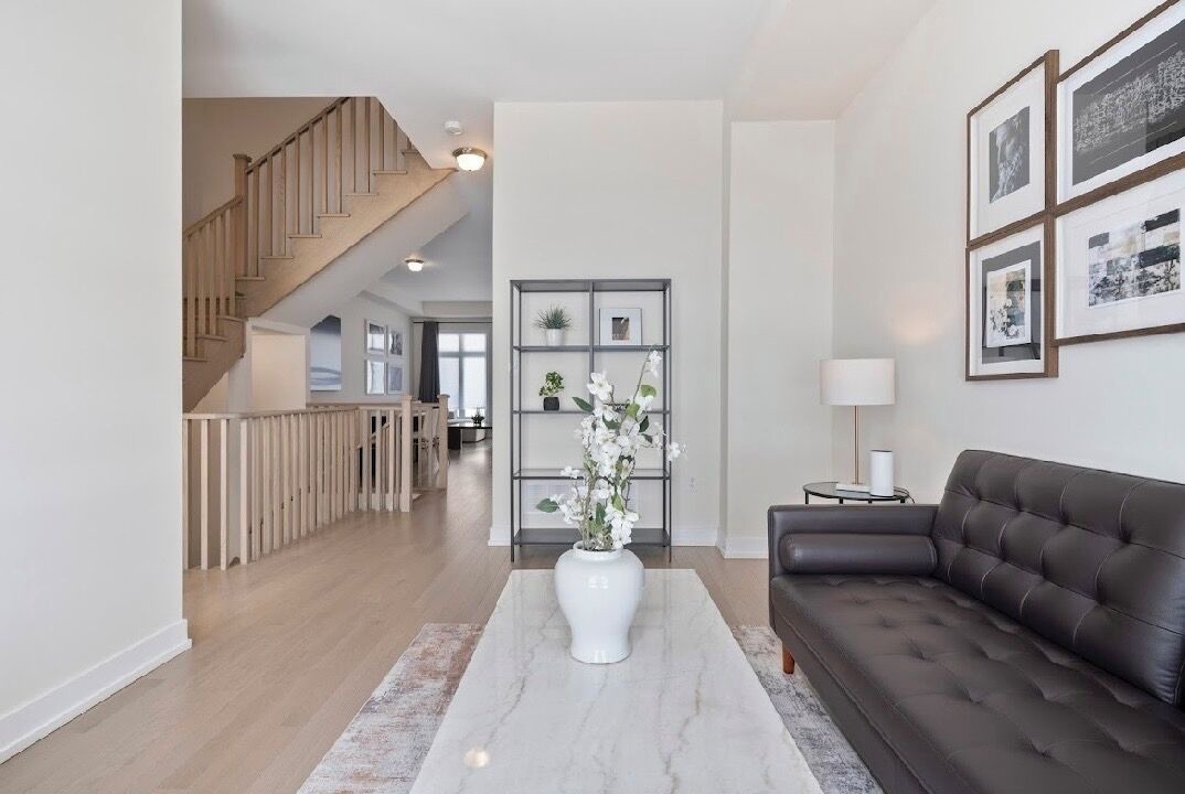 Photo of Livingroom in Oakville
