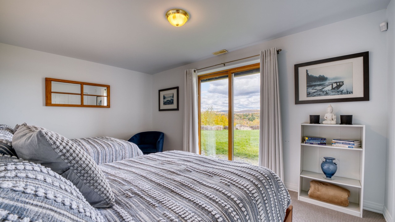 Photo of Bedroom in Lakeview