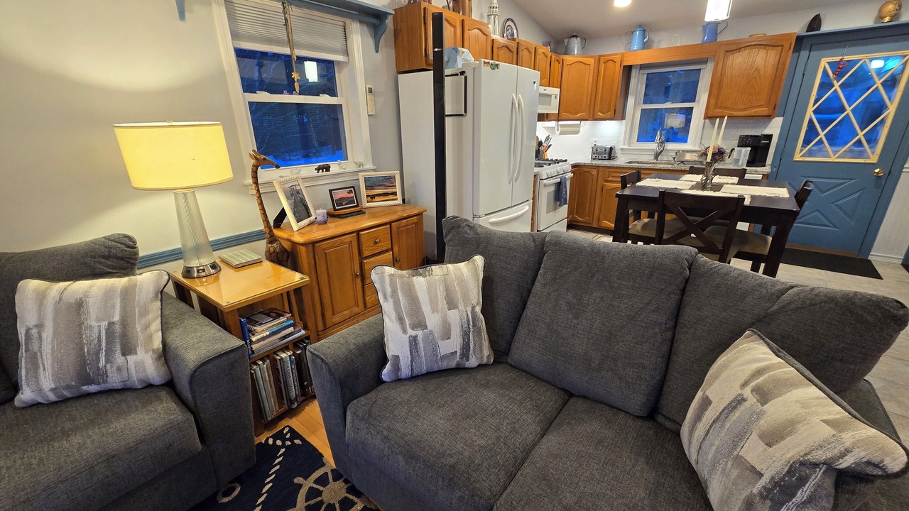 Photo of Livingroom in Hall Quarry