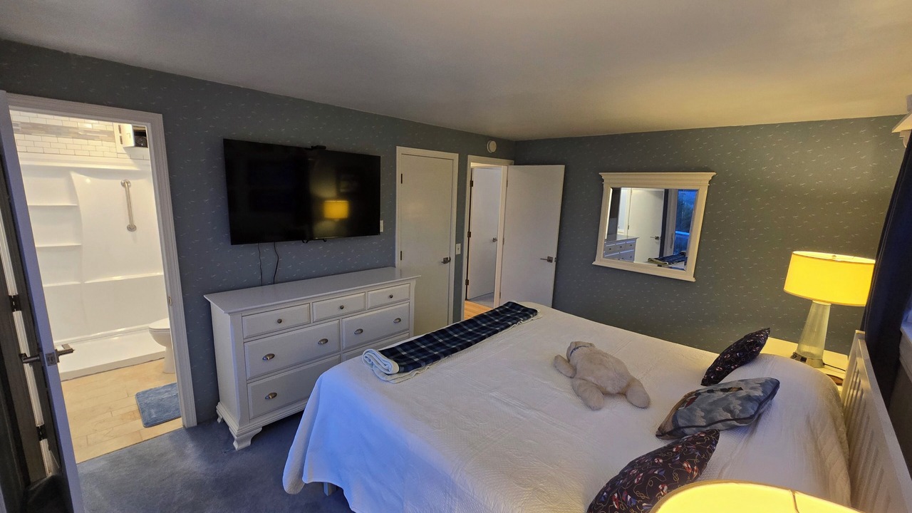 Photo of Bedroom in Hall Quarry