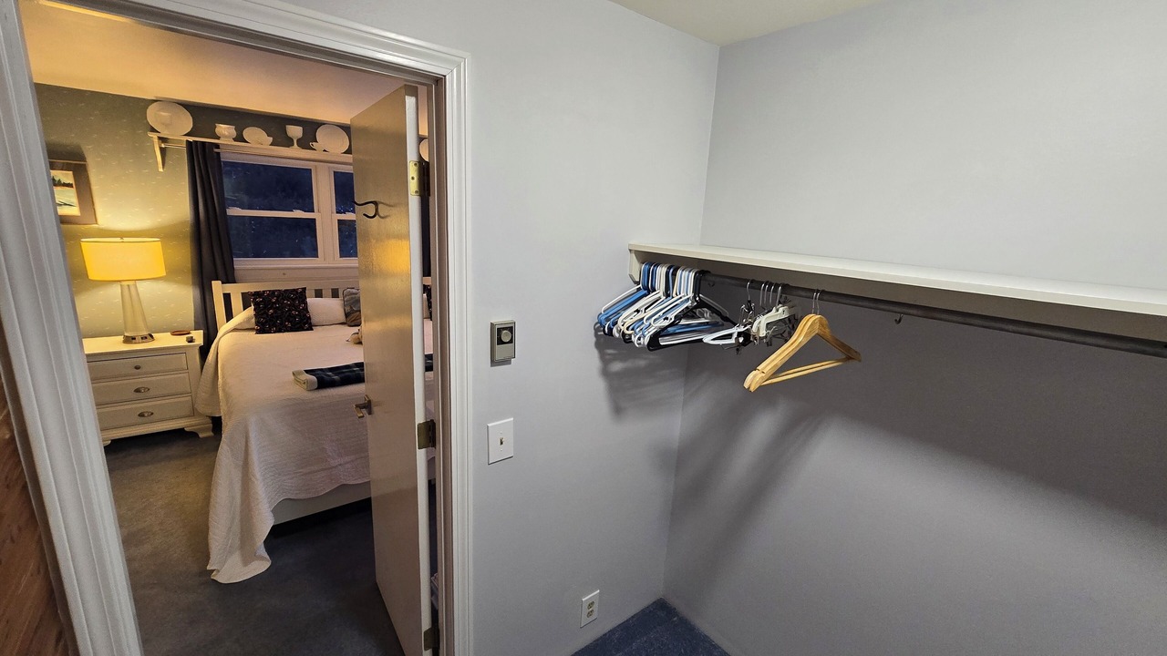 Photo of Bedroom in Hall Quarry