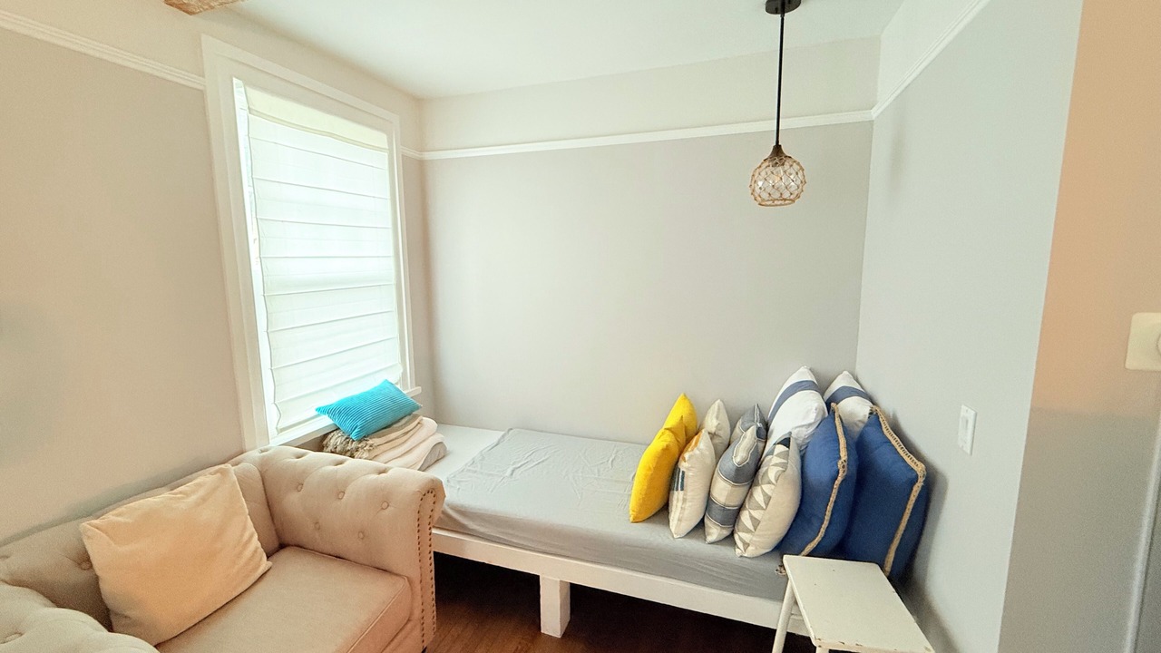 Photo of Livingroom in Greenport West