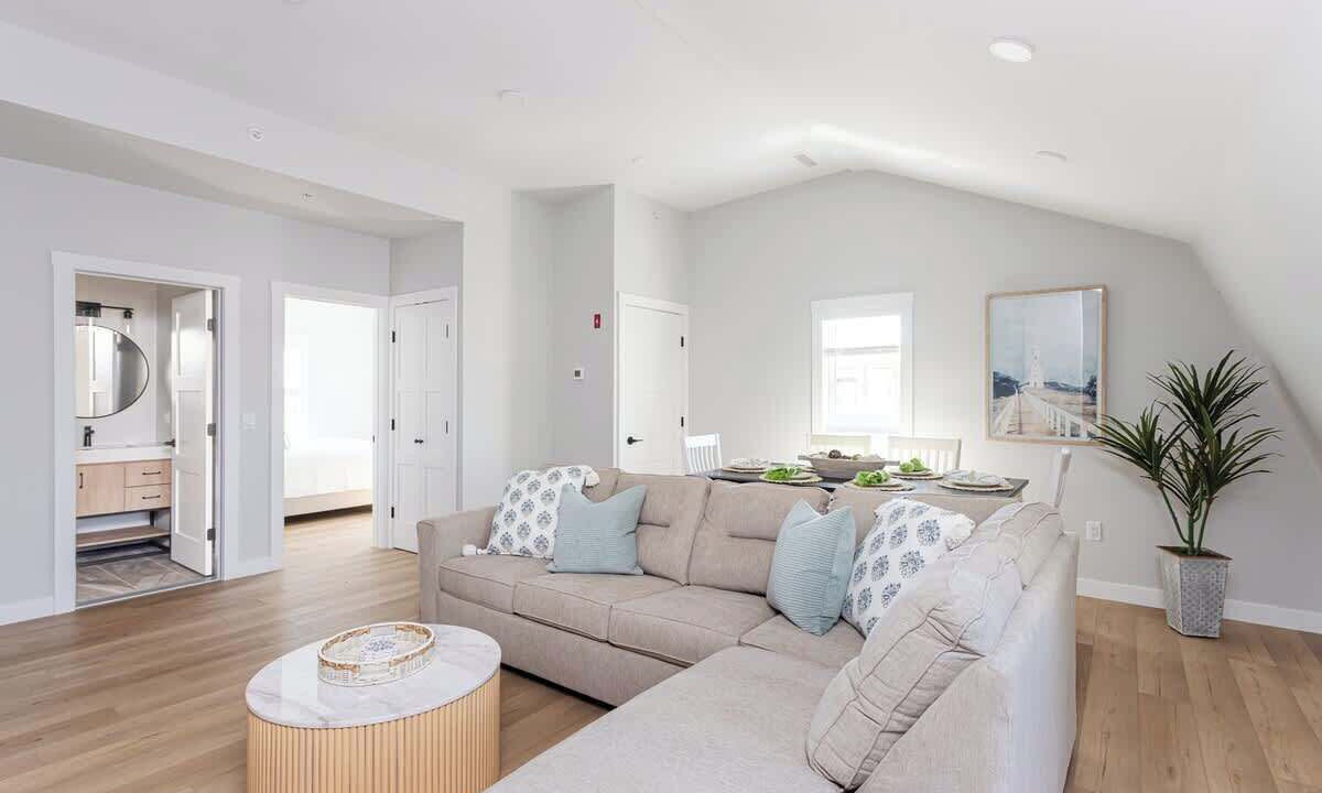 Photo of Livingroom in Yachting Village