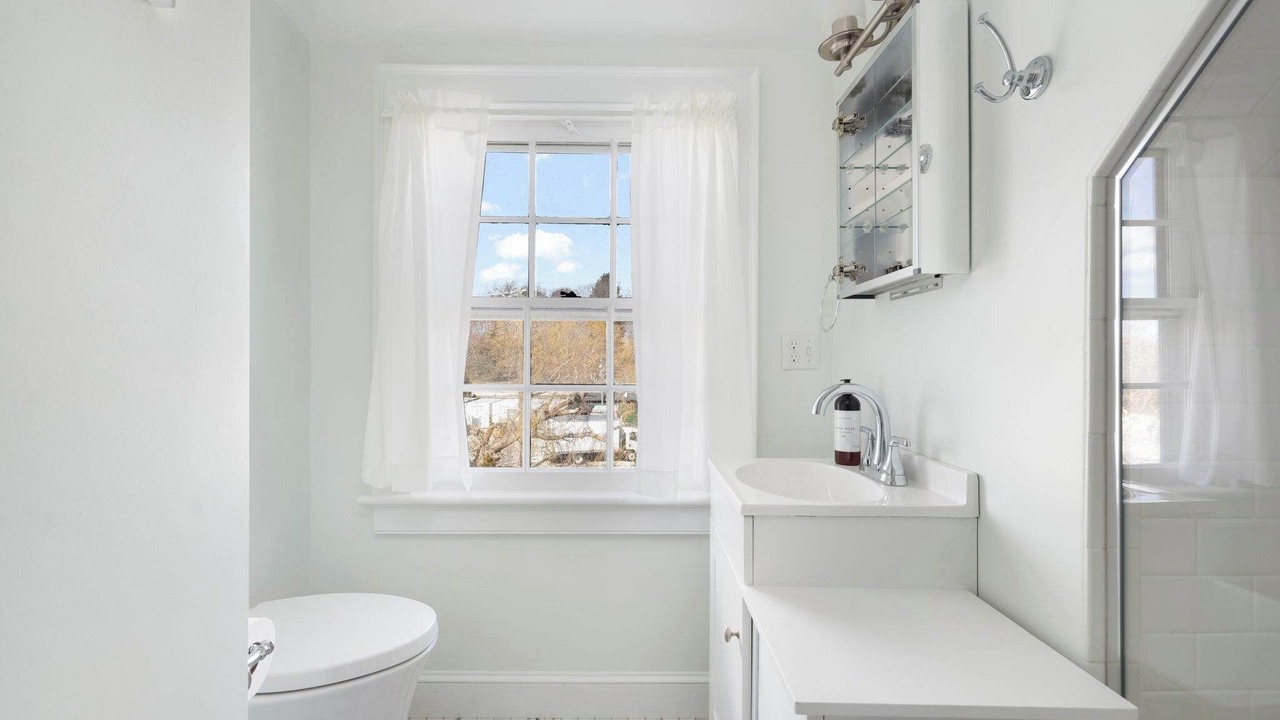 Photo of Bathroom in Ocean Drive