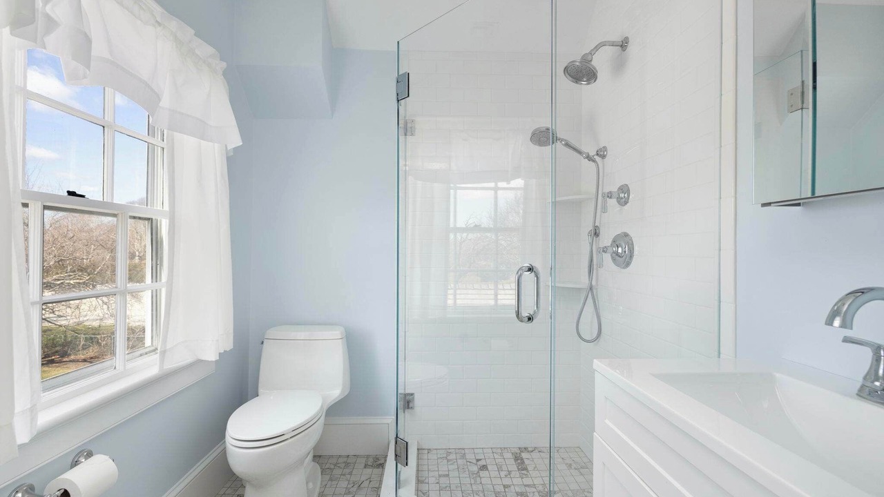 Photo of Bathroom in Ocean Drive