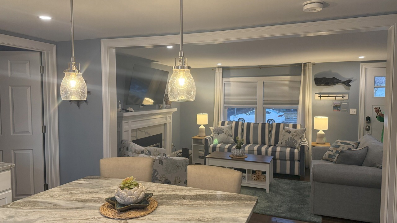 Photo of Livingroom in West Yarmouth