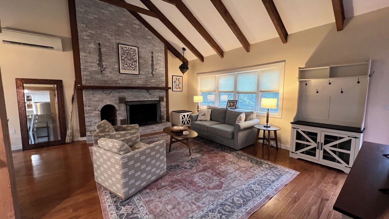 Photo of Livingroom in West Tisbury